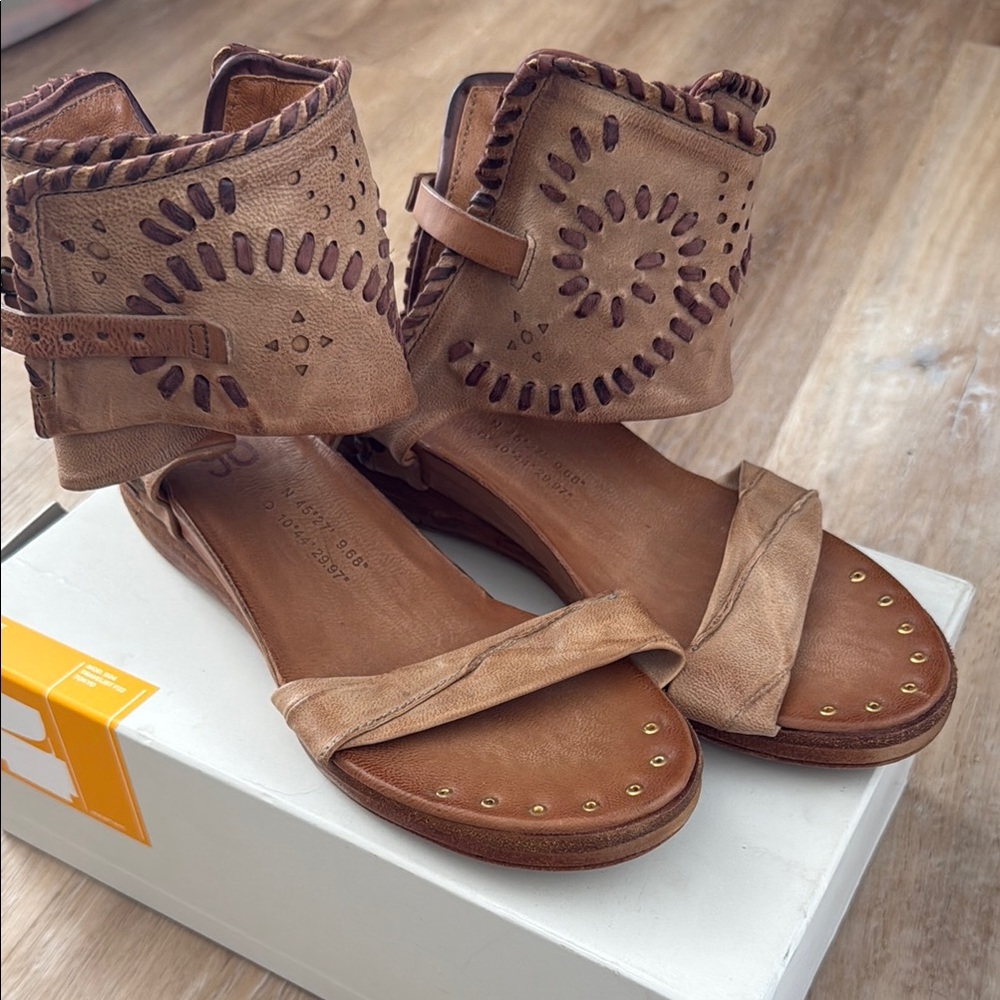 AS98 Women's leather Sandals size 41 worn once!